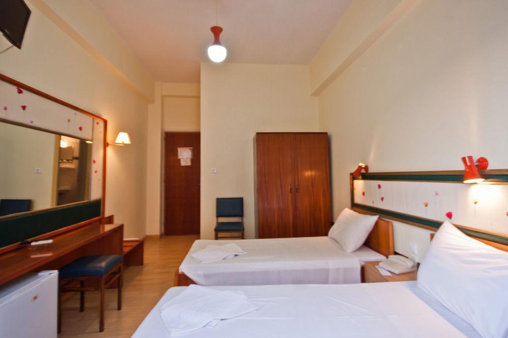 Lucia Hotel La Canea Exterior foto
